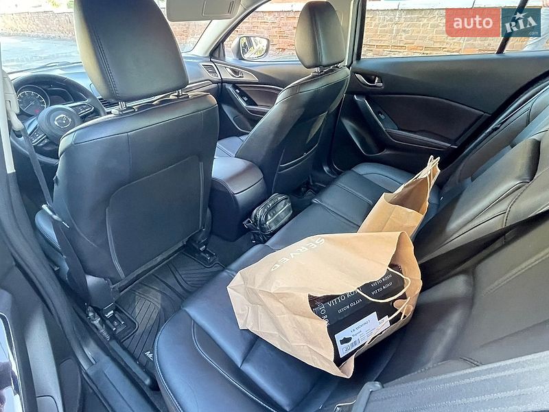 Седан Mazda 3 2017 в Виннице