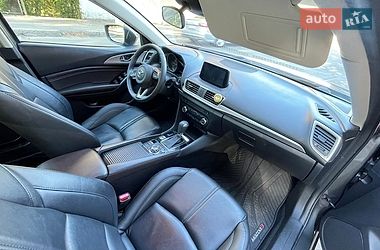 Седан Mazda 3 2017 в Виннице