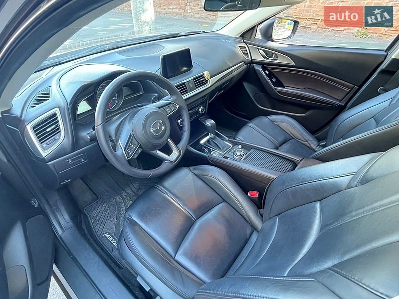 Седан Mazda 3 2017 в Виннице