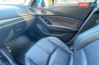 Седан Mazda 3 2017 в Виннице