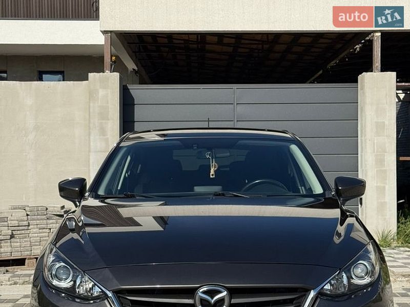 Хэтчбек Mazda 3 2016 в Крюковщине