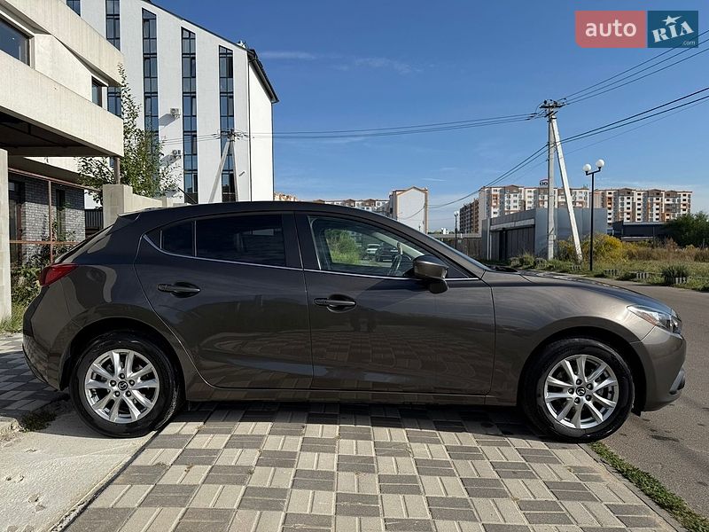 Хэтчбек Mazda 3 2016 в Крюковщине
