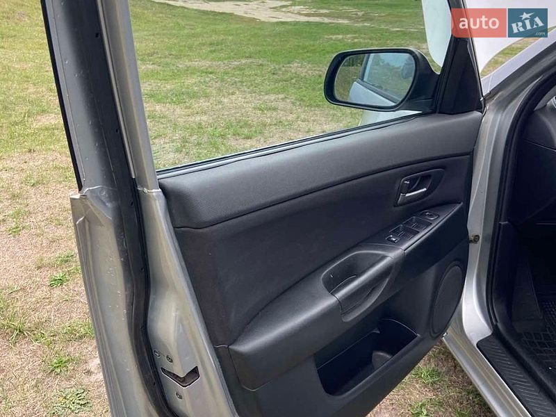 Хетчбек Mazda 3 2004 в Рівному