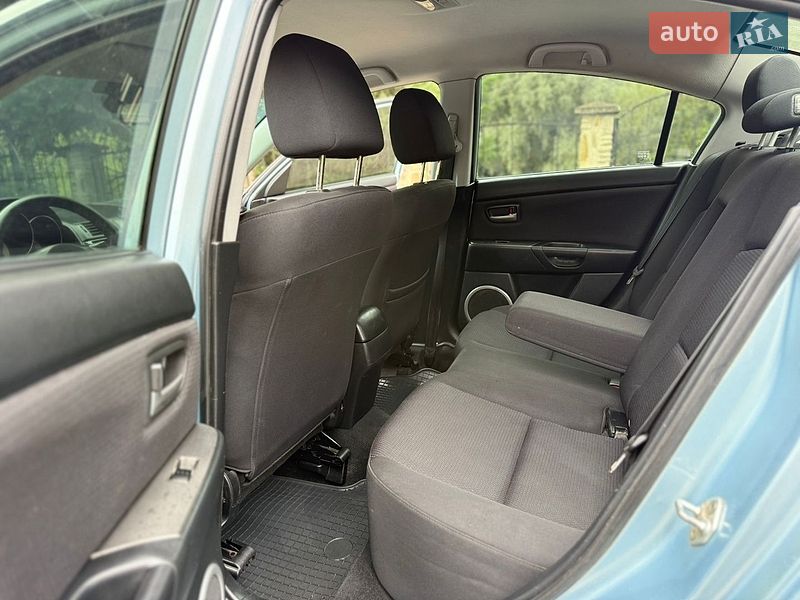 Седан Mazda 3 2007 в Черновцах