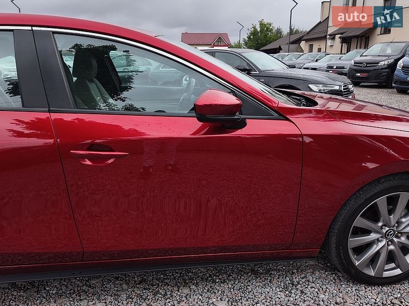 Седан Mazda 3 2019 в Стрию