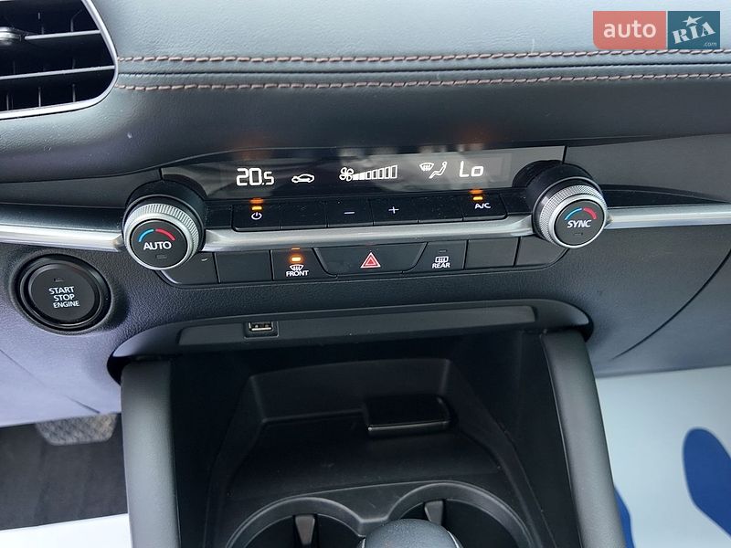 Седан Mazda 3 2019 в Стрию