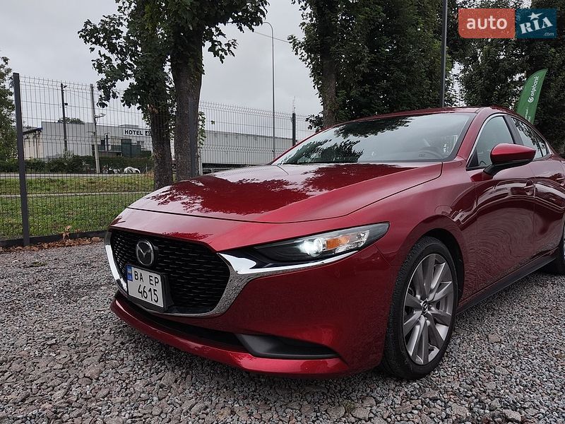 Седан Mazda 3 2019 в Стрию