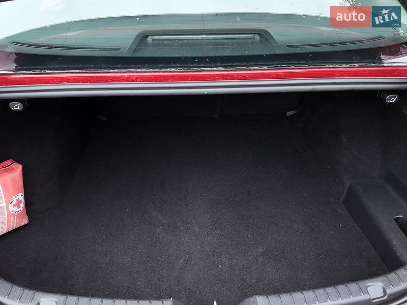 Седан Mazda 3 2019 в Стрию