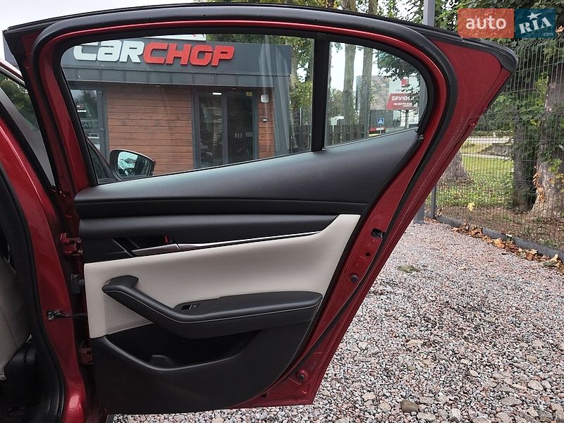 Седан Mazda 3 2019 в Стрию