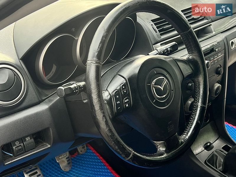 Хэтчбек Mazda 3 2004 в Харькове