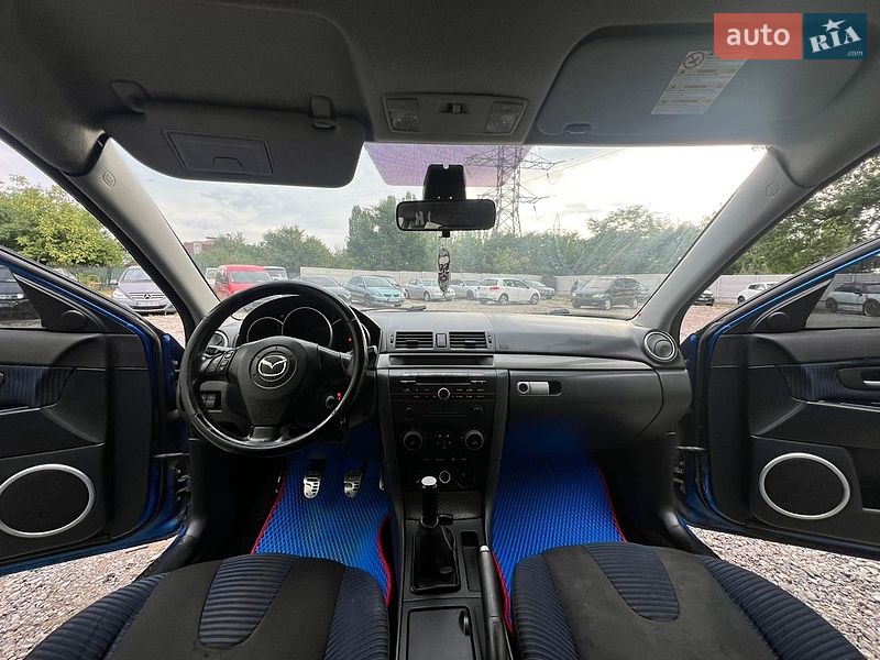Хэтчбек Mazda 3 2004 в Харькове