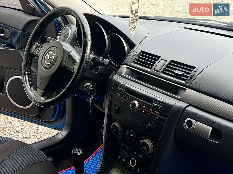 Хэтчбек Mazda 3 2004 в Харькове