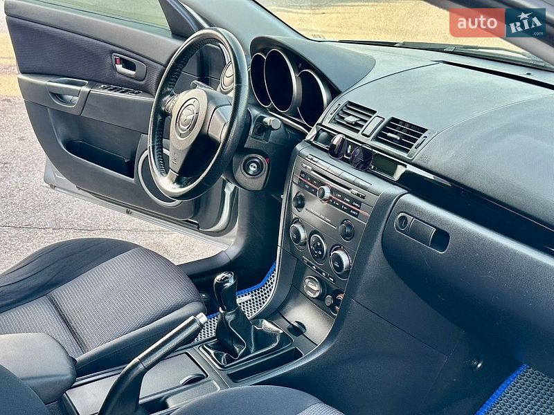 Хэтчбек Mazda 3 2006 в Днепре