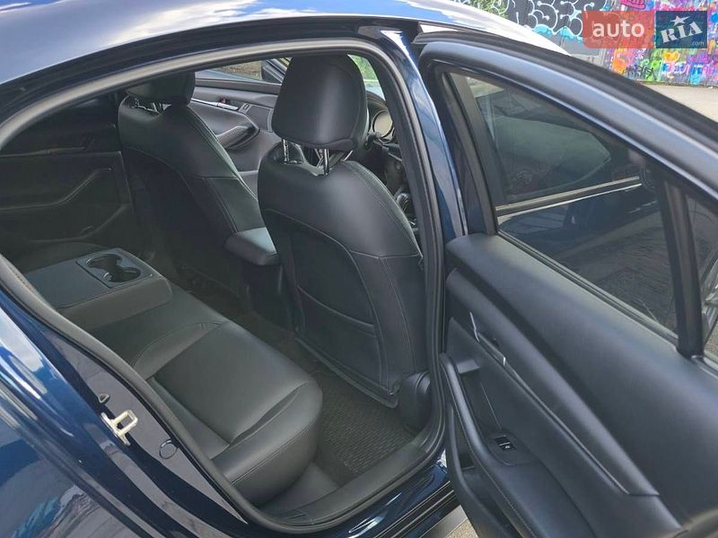 Седан Mazda 3 2023 в Полтаве