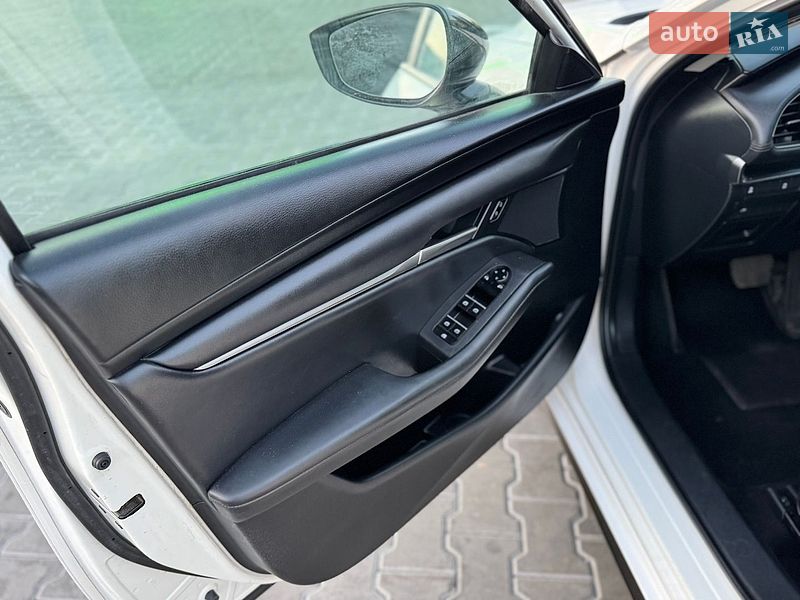 Седан Mazda 3 2021 в Днепре