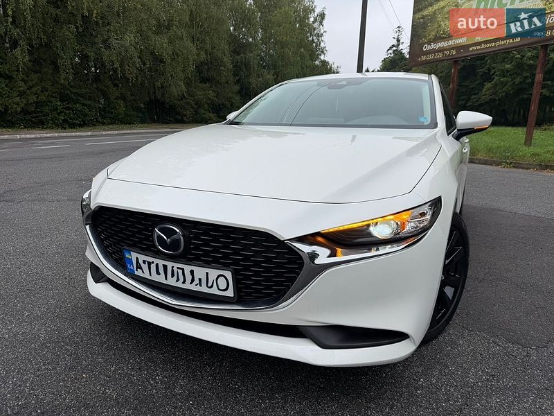 Седан Mazda 3 2021 в Трускавці