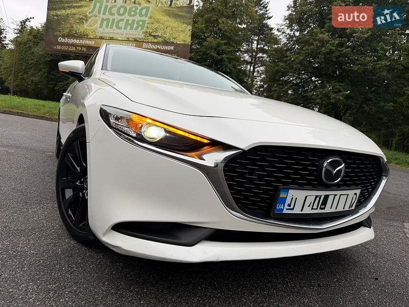 Седан Mazda 3 2021 в Трускавці
