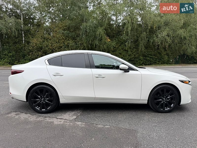 Седан Mazda 3 2021 в Трускавці