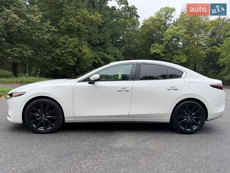 Седан Mazda 3 2021 в Трускавці