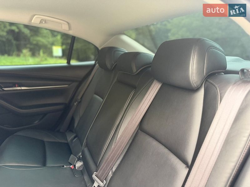Седан Mazda 3 2021 в Трускавці
