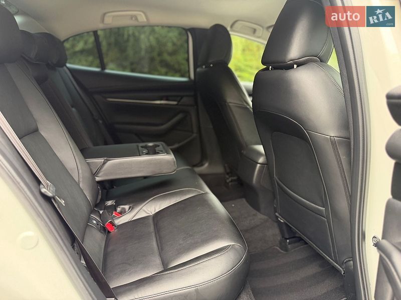 Седан Mazda 3 2021 в Трускавці