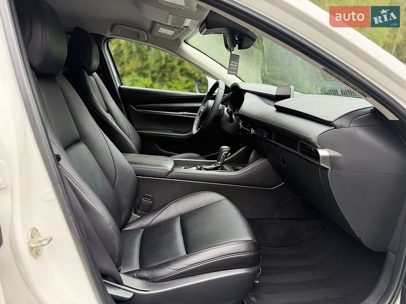 Седан Mazda 3 2021 в Трускавці