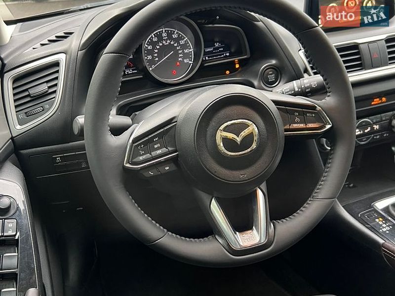 Хэтчбек Mazda 3 2017 в Одессе