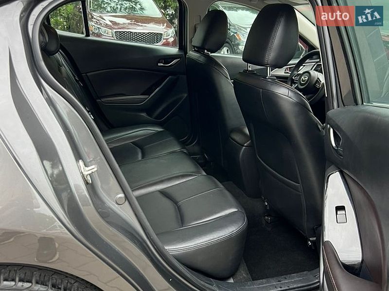 Хэтчбек Mazda 3 2017 в Одессе