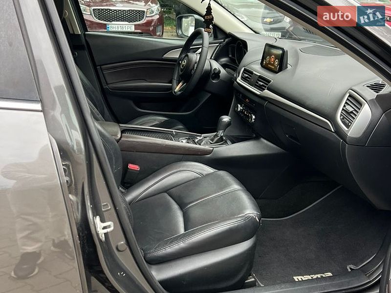 Хэтчбек Mazda 3 2017 в Одессе