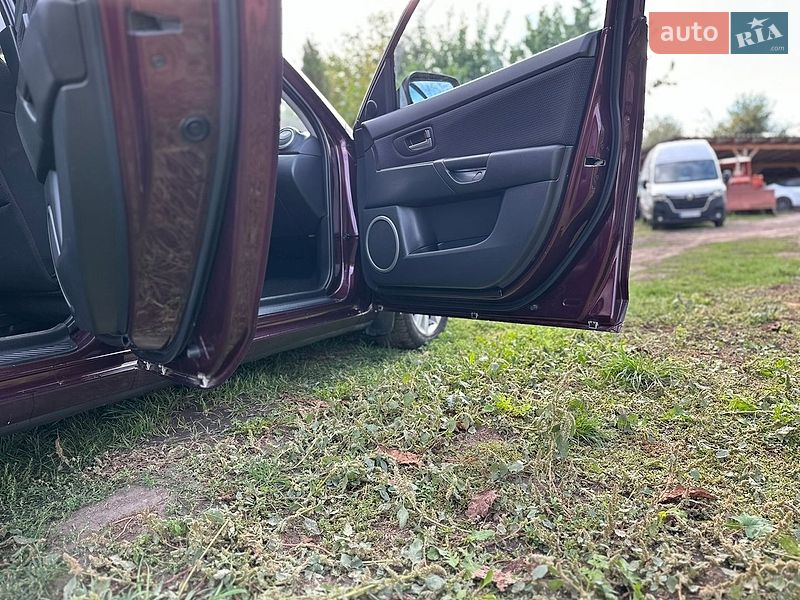 Седан Mazda 3 2007 в Виннице