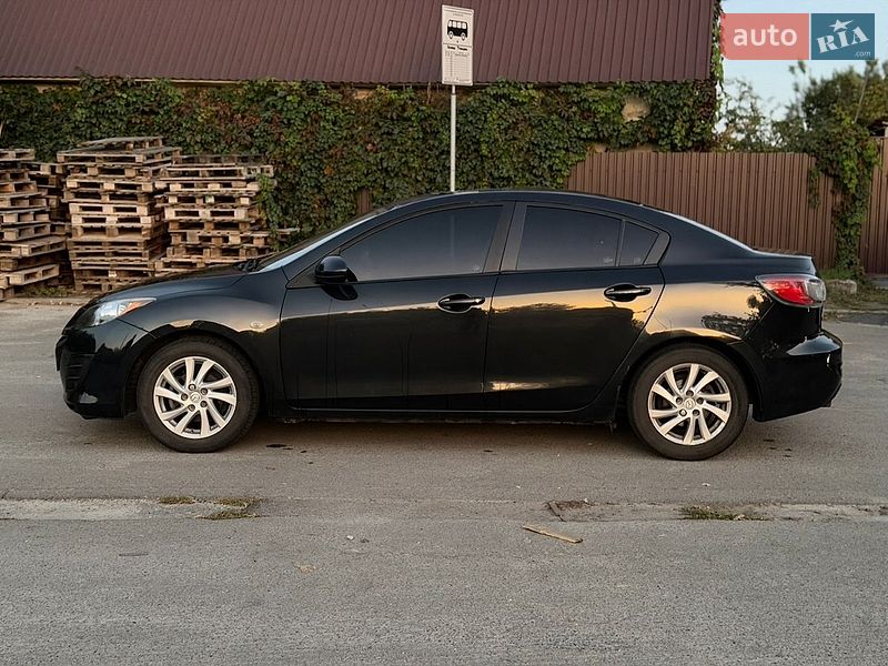 Седан Mazda 3 2012 в Киеве
