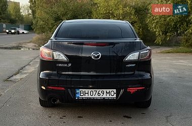 Седан Mazda 3 2012 в Киеве