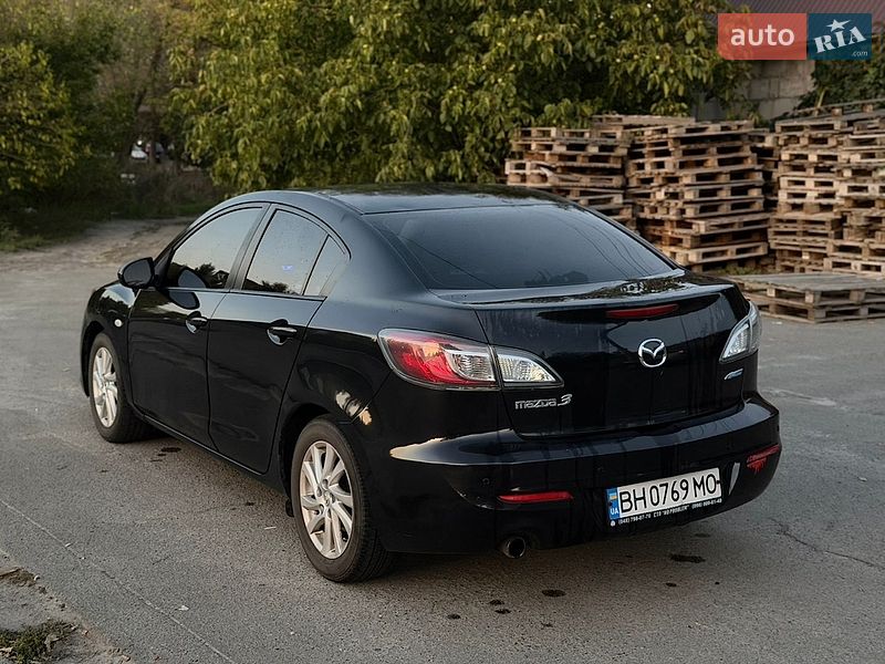 Седан Mazda 3 2012 в Киеве