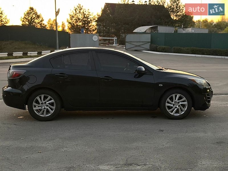 Седан Mazda 3 2012 в Киеве