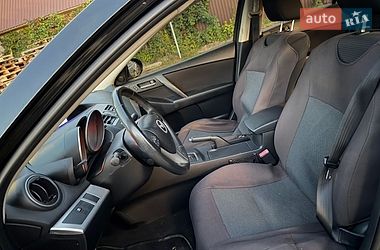 Седан Mazda 3 2012 в Киеве