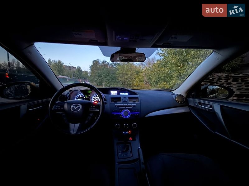 Седан Mazda 3 2012 в Киеве