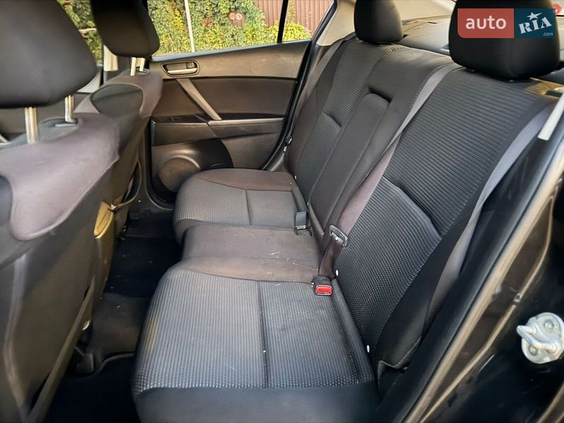 Седан Mazda 3 2012 в Киеве