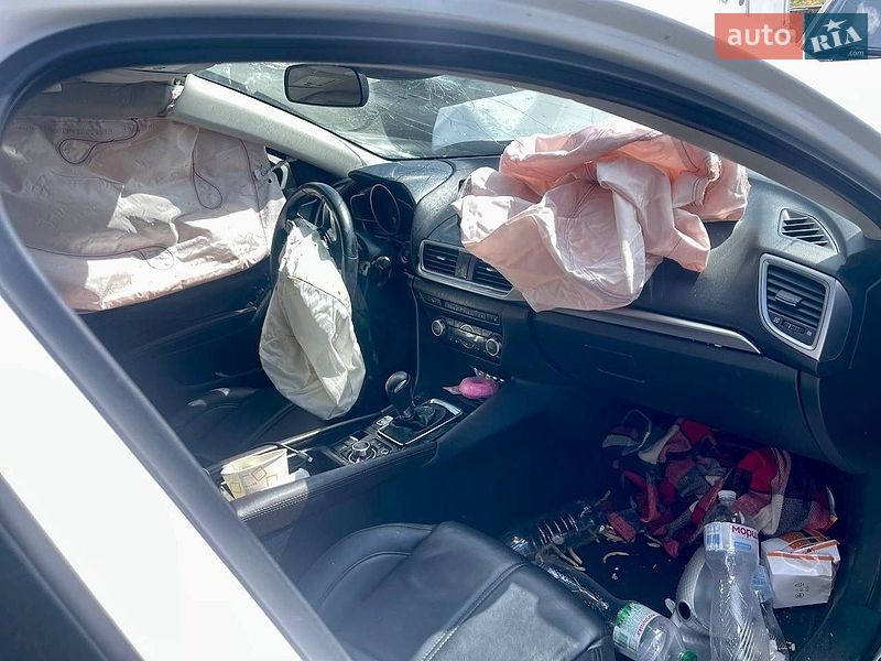 Хэтчбек Mazda 3 2017 в Харькове