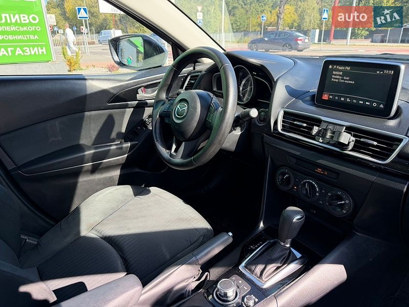 Седан Mazda 3 2015 в Киеве