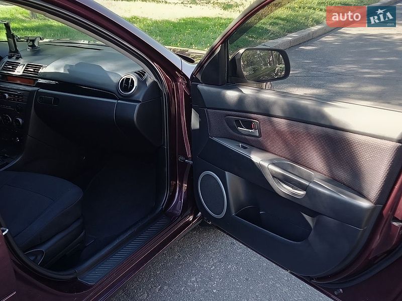 Хетчбек Mazda 3 2006 в Миколаєві