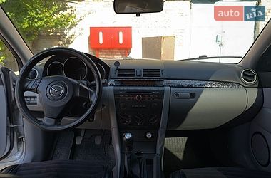 Хетчбек Mazda 3 2003 в Корсунь-Шевченківському
