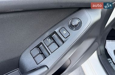 Хетчбек Mazda 3 2016 в Києві