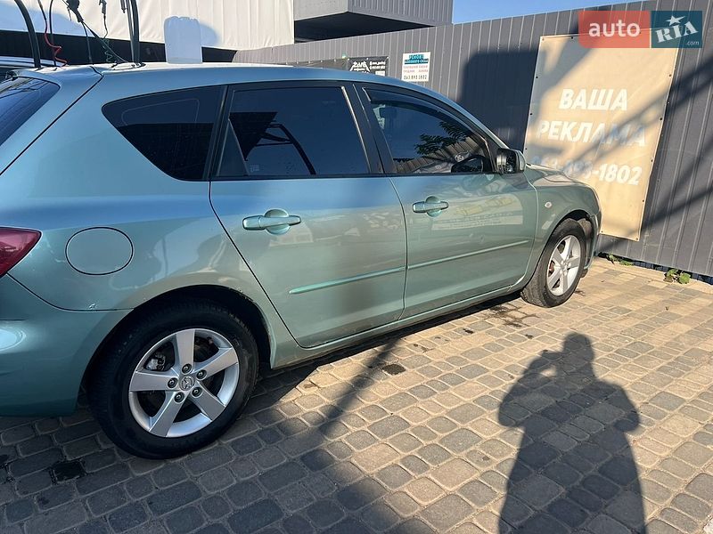 Хетчбек Mazda 3 2004 в Южному