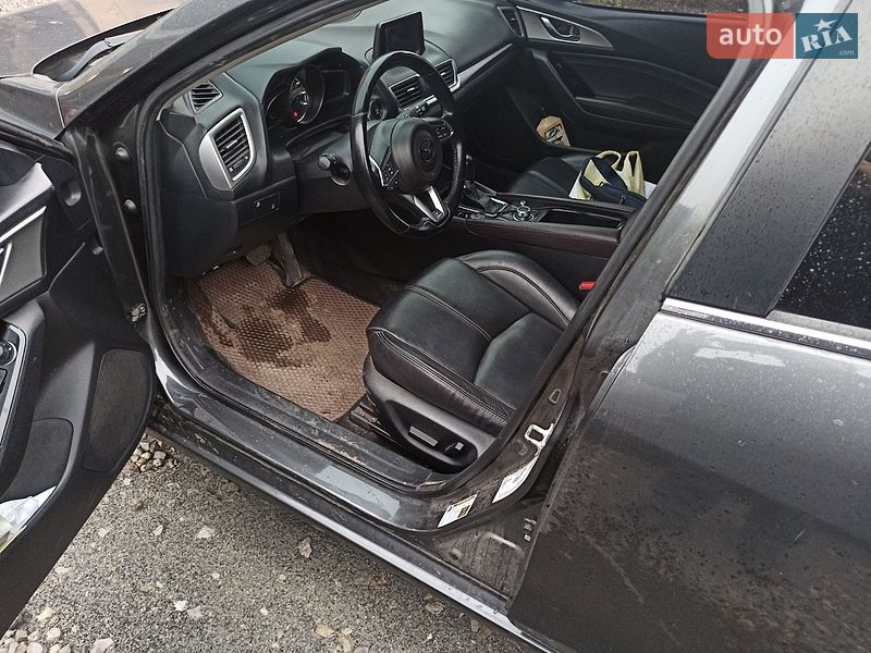 Хетчбек Mazda 3 2018 в Дніпрі