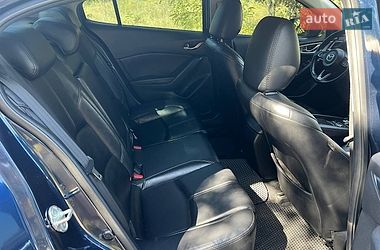 Седан Mazda 3 2018 в Днепре