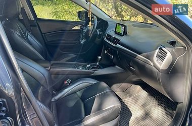 Седан Mazda 3 2018 в Днепре