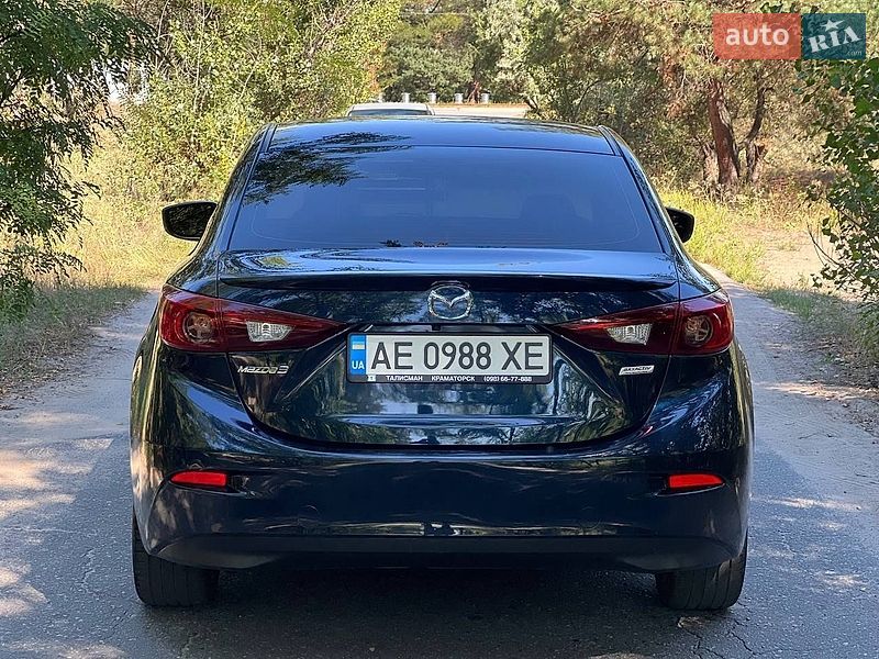 Седан Mazda 3 2018 в Днепре