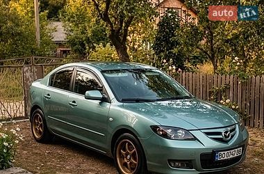 Седан Mazda 3 2004 в Чернівцях