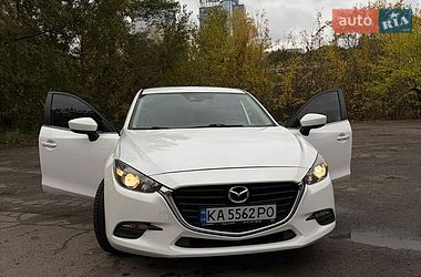 Седан Mazda 3 2018 в Киеве