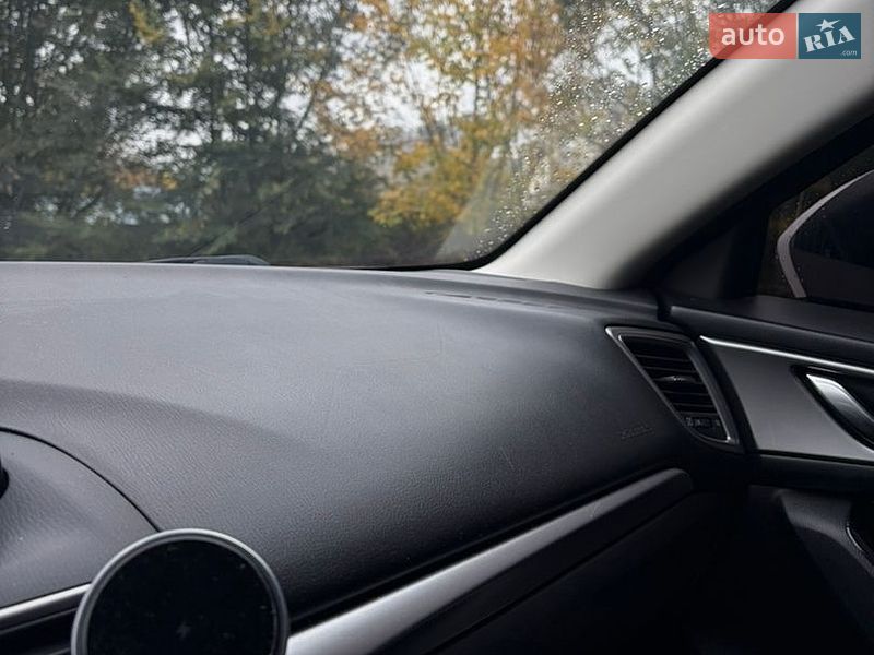 Седан Mazda 3 2018 в Киеве